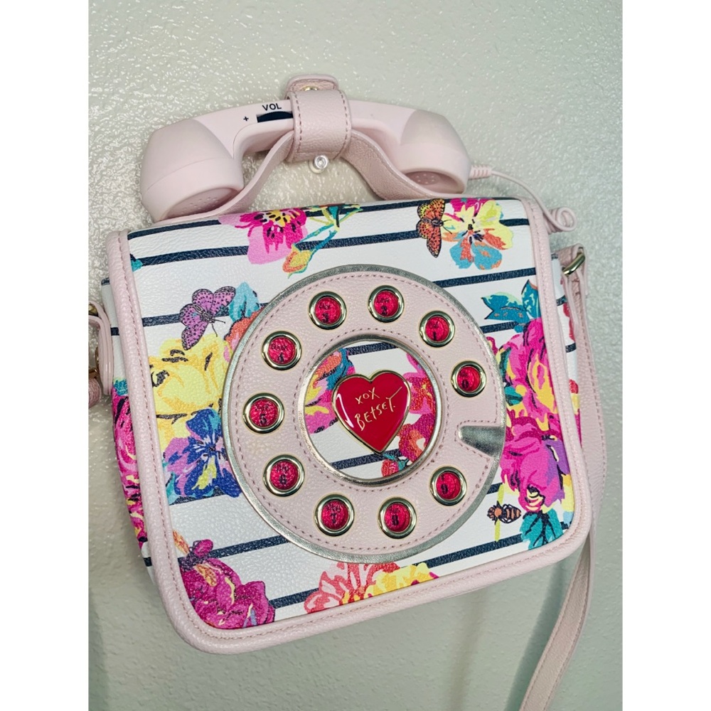 BETSEY JOHNSON CROSSBODY PHONE PURSE WORKING PHONE